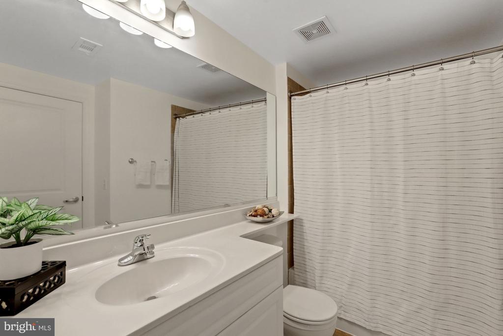 555 MASSACHUSETTS AVENUE NW Unit: 603