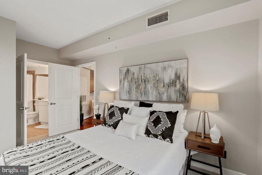 555 MASSACHUSETTS AVENUE NW Unit: 603