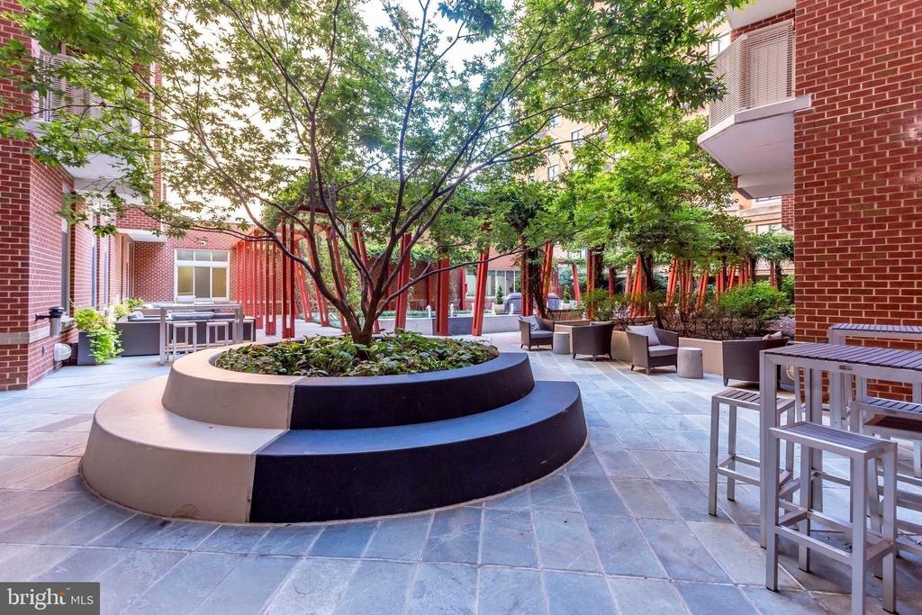 1000 NEW JERSEY AVENUE SE Unit: 304