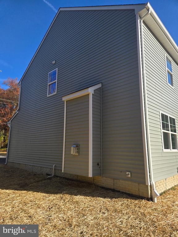 675 POWHATAN BEACH ROAD
