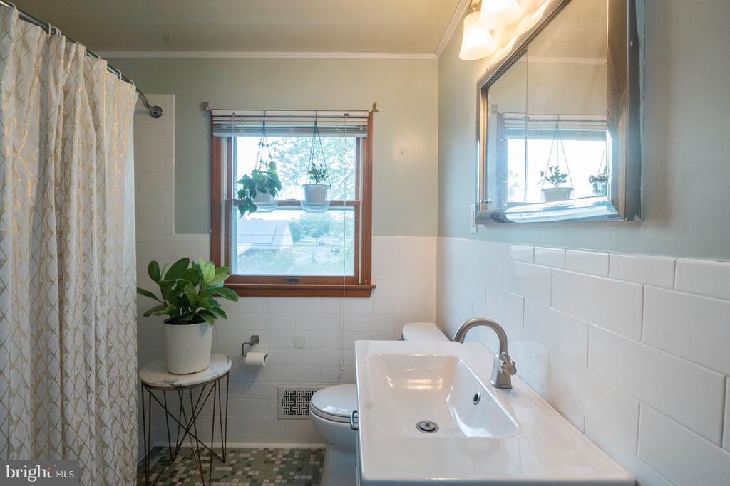 6303 HOMEWOOD