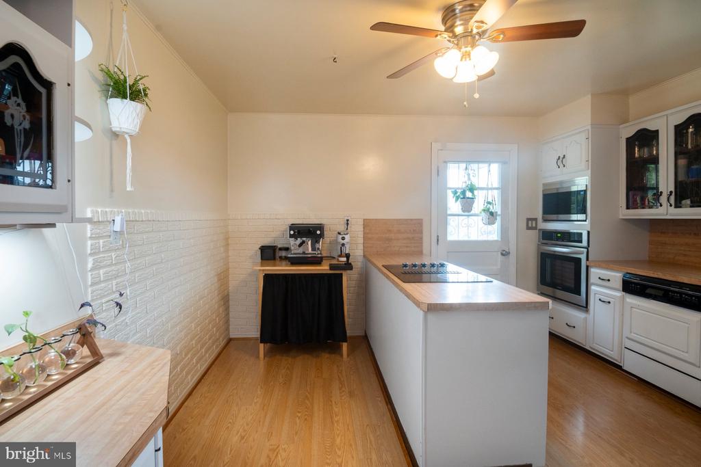 6303 HOMEWOOD