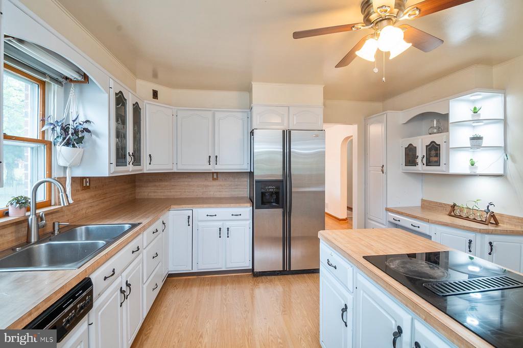 6303 HOMEWOOD