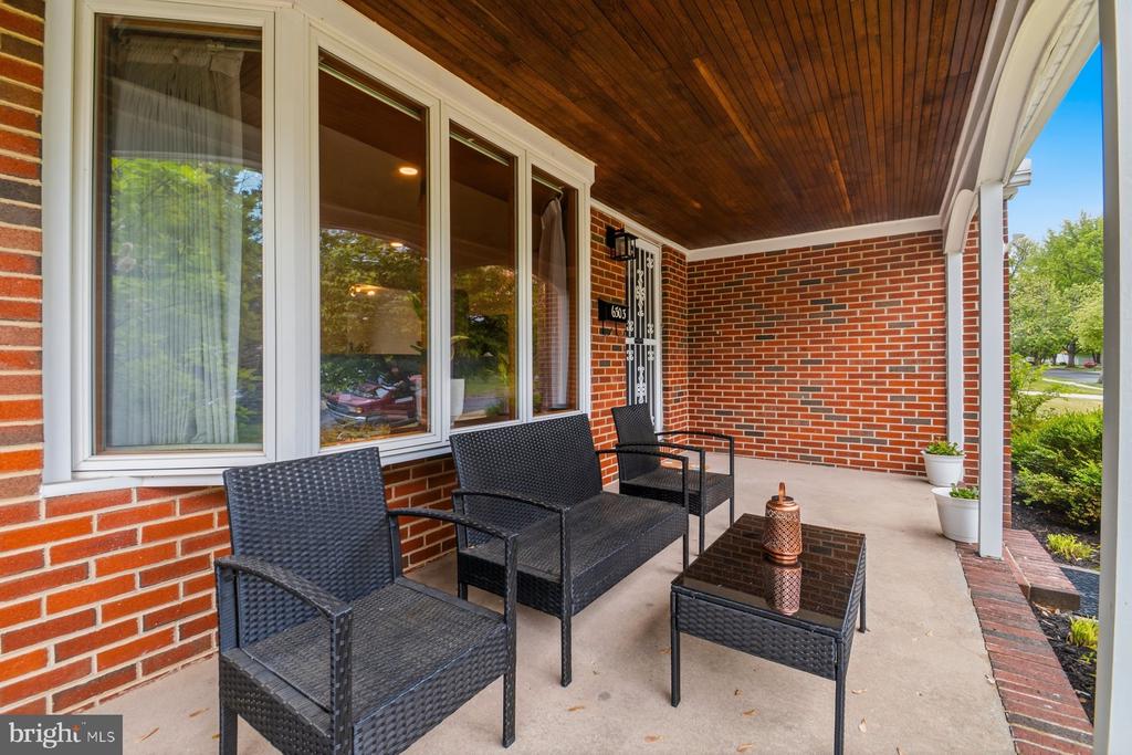 6303 HOMEWOOD