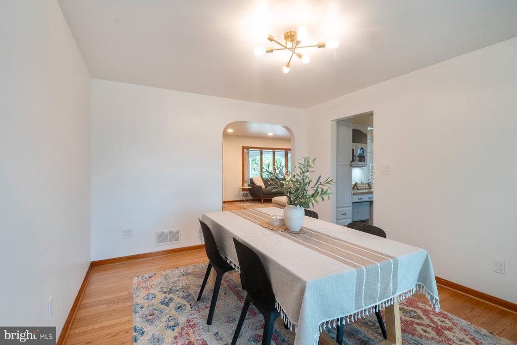6303 HOMEWOOD