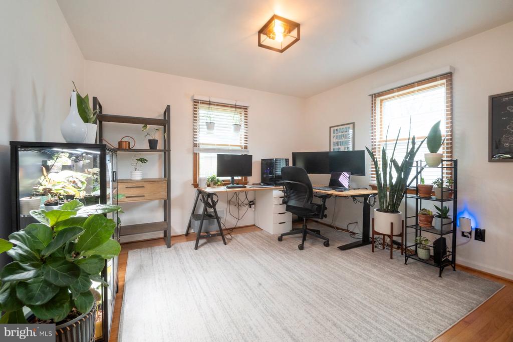 6303 HOMEWOOD