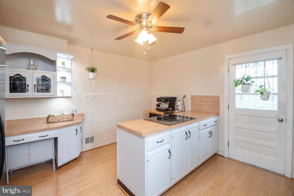 6303 HOMEWOOD