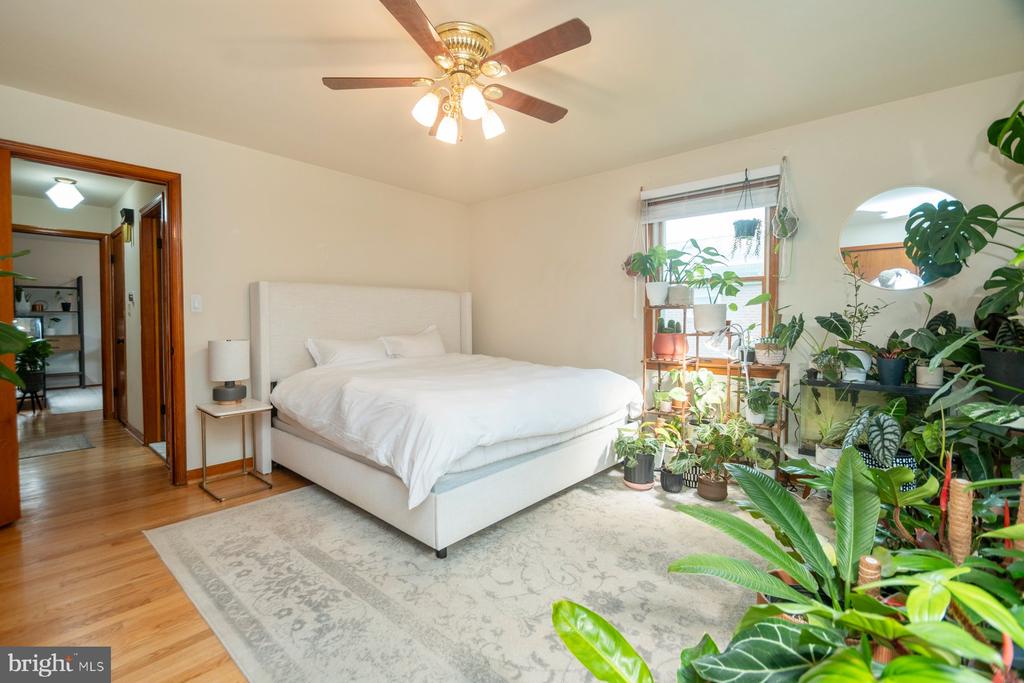 6303 HOMEWOOD