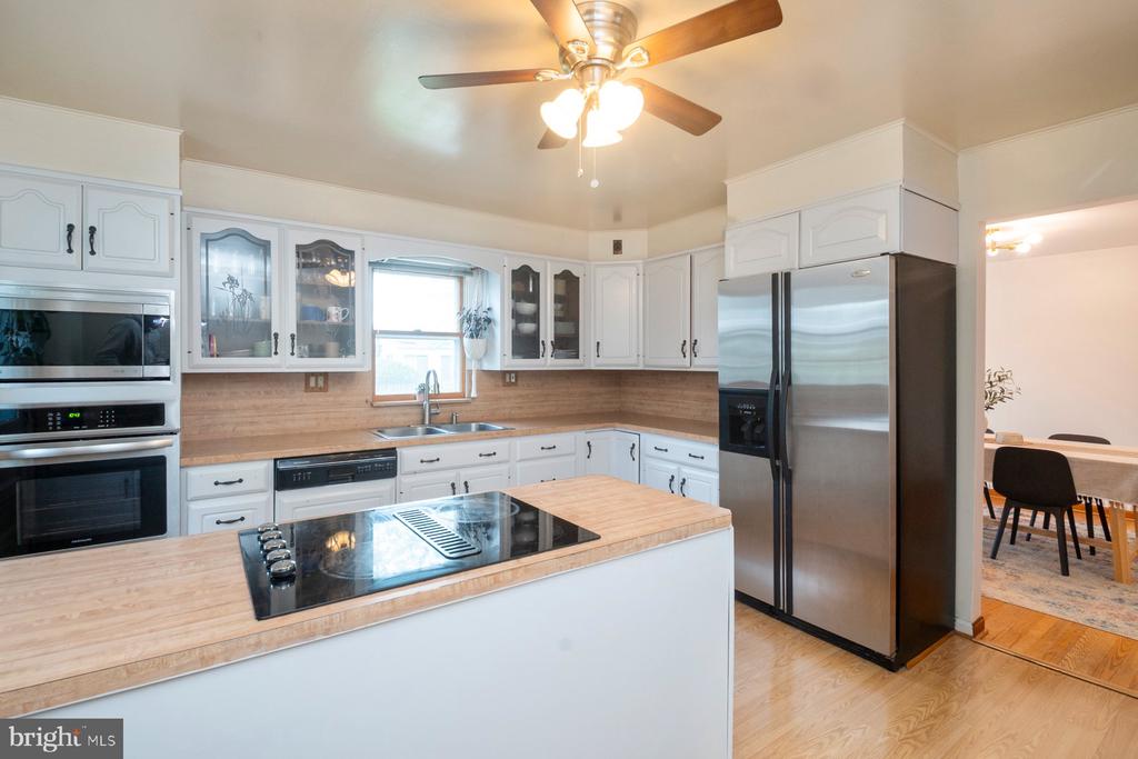 6303 HOMEWOOD