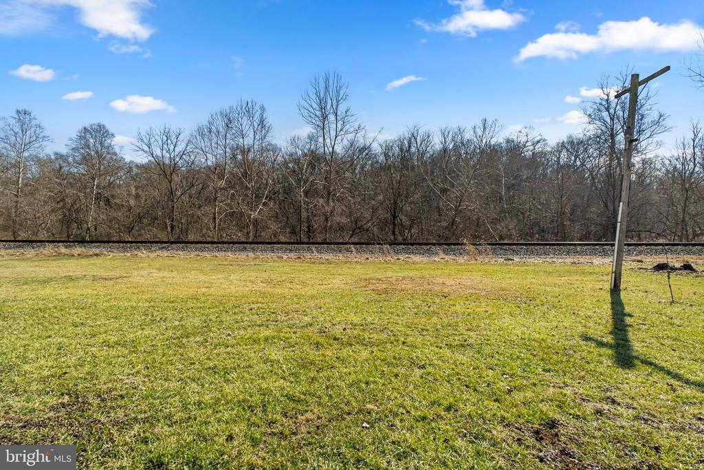 133 SCHOOLHOUSE ROAD