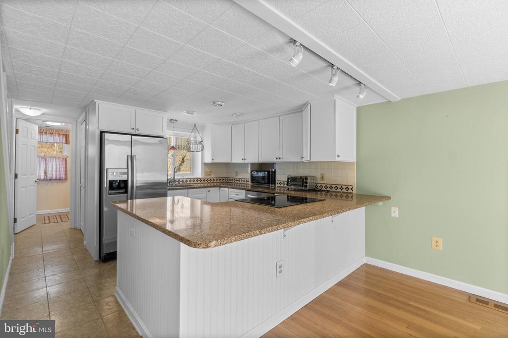 133 SCHOOLHOUSE ROAD