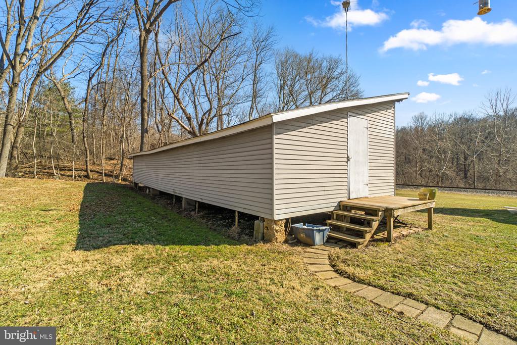 133 SCHOOLHOUSE ROAD