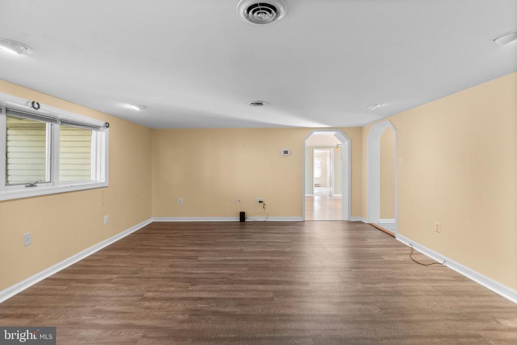 133 SCHOOLHOUSE ROAD