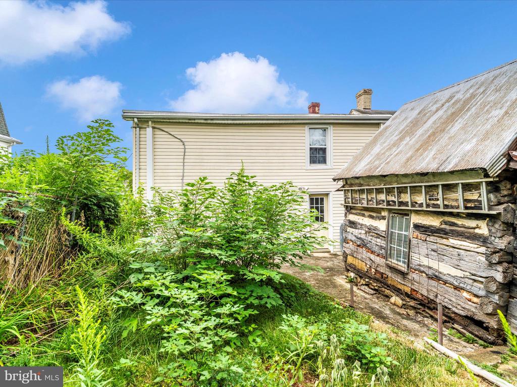 417 W MAIN STREET
