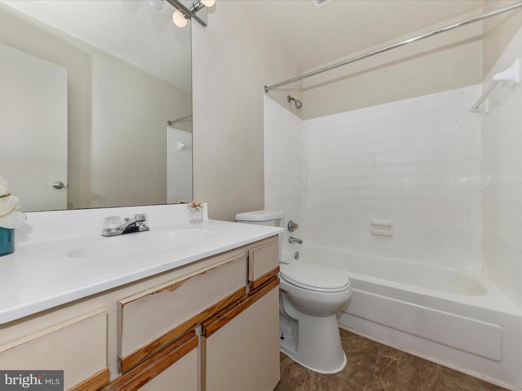18537 BOYSENBERRY DRIVE Unit: 307