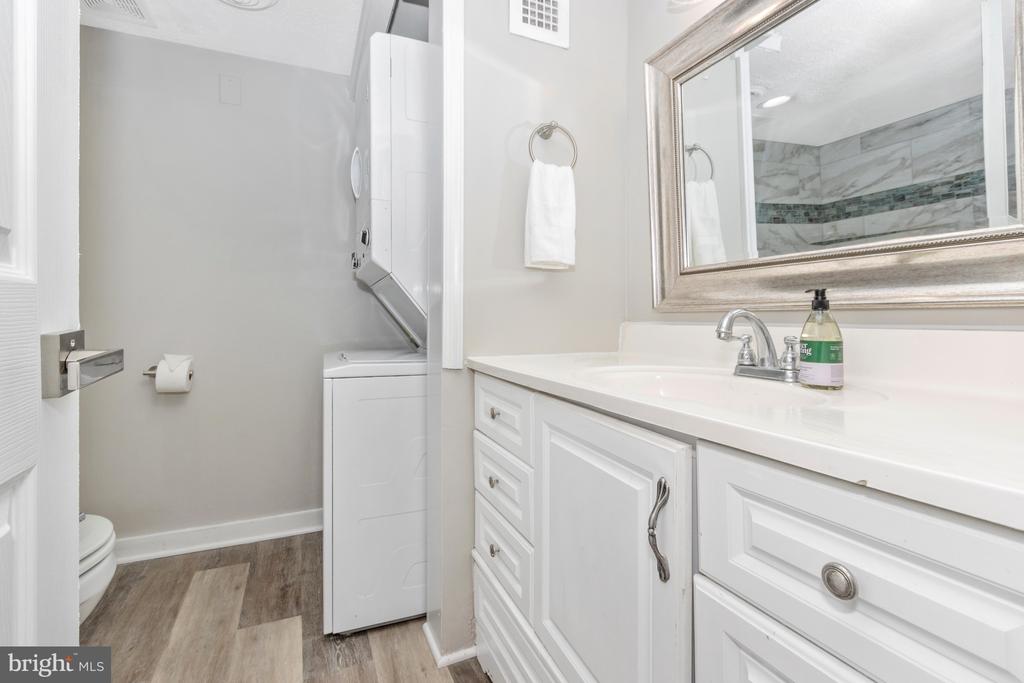 3342 HEWITT AVENUE Unit: 3-1-B