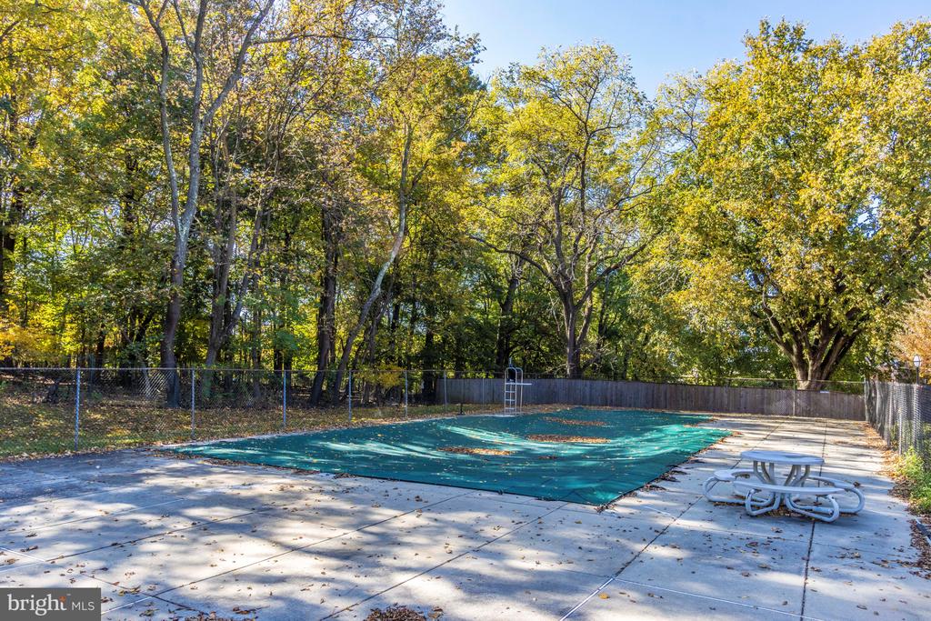 3342 HEWITT AVENUE Unit: 3-1-B