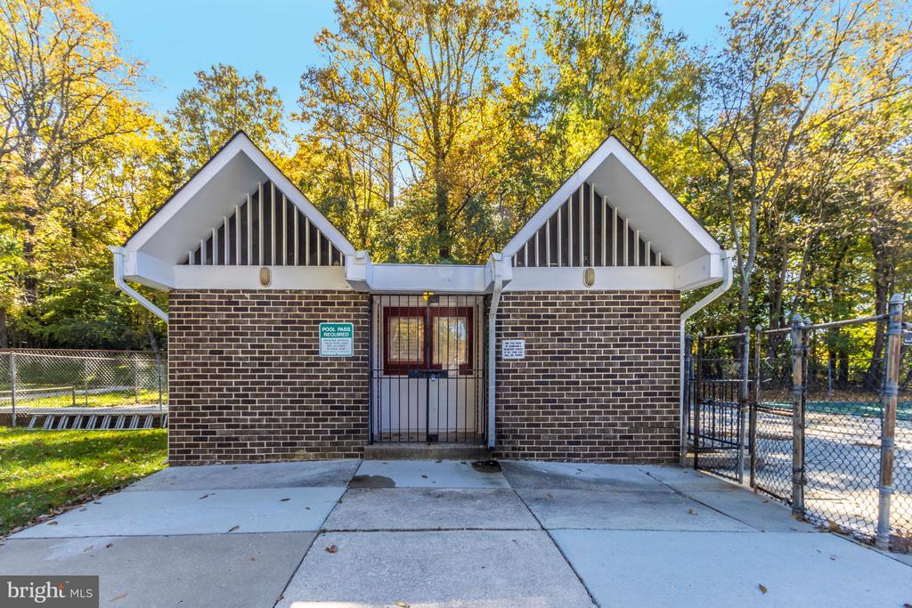 3342 HEWITT AVENUE Unit: 3-1-B