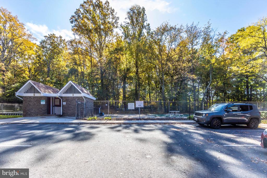3342 HEWITT AVENUE Unit: 3-1-B