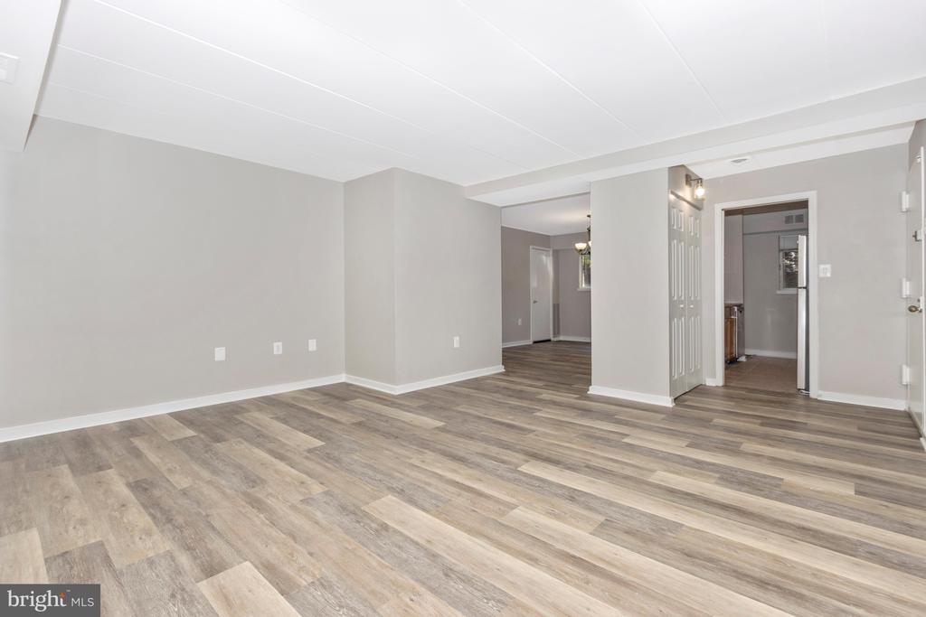 3342 HEWITT AVENUE Unit: 3-1-B