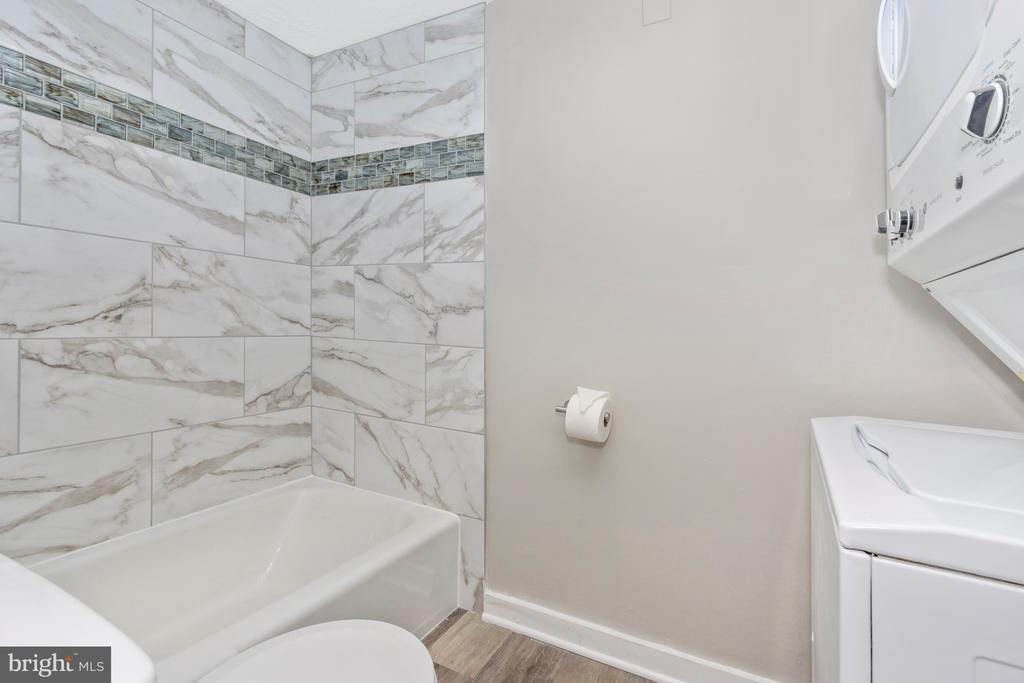 3342 HEWITT AVENUE Unit: 3-1-B