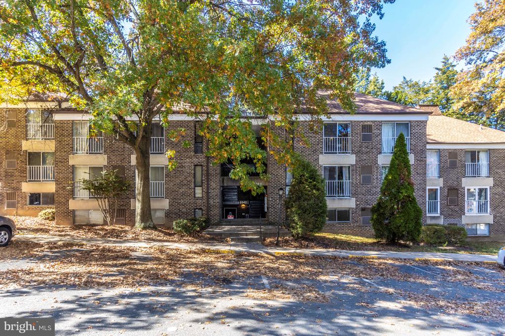 3342 HEWITT AVENUE Unit: 3-1-B