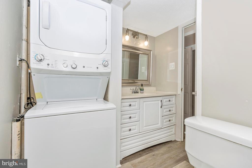 3342 HEWITT AVENUE Unit: 3-1-B