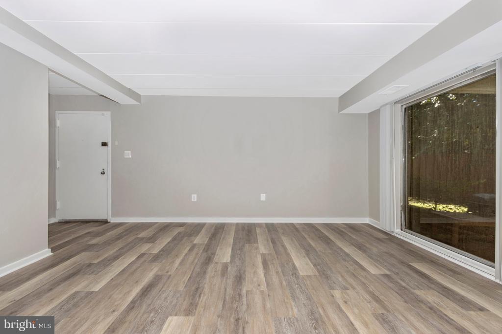 3342 HEWITT AVENUE Unit: 3-1-B