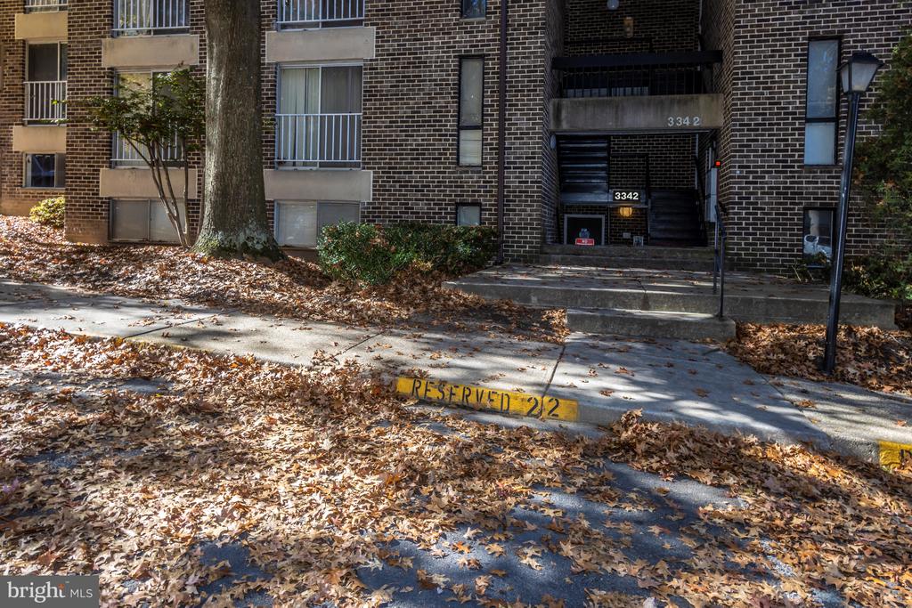 3342 HEWITT AVENUE Unit: 3-1-B