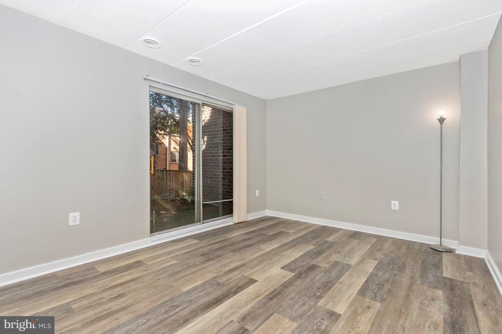 3342 HEWITT AVENUE Unit: 3-1-B