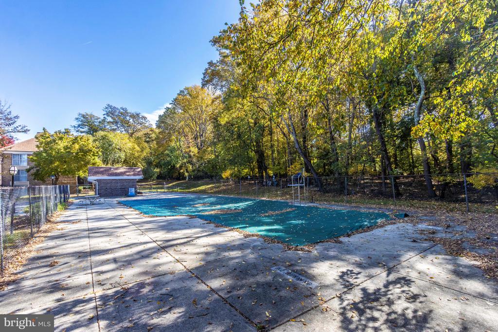 3342 HEWITT AVENUE Unit: 3-1-B