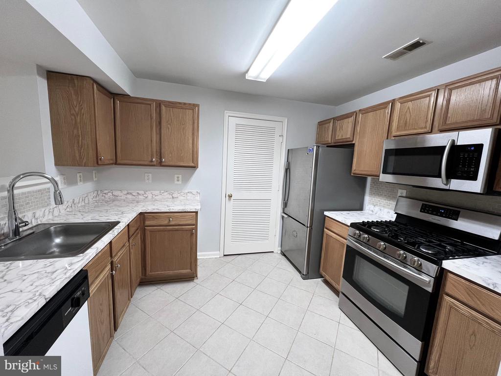 13770 PALMETTO CIRCLE Unit: 13770