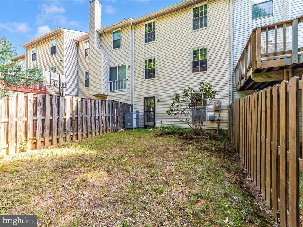 764 CLIFFTOP DRIVE