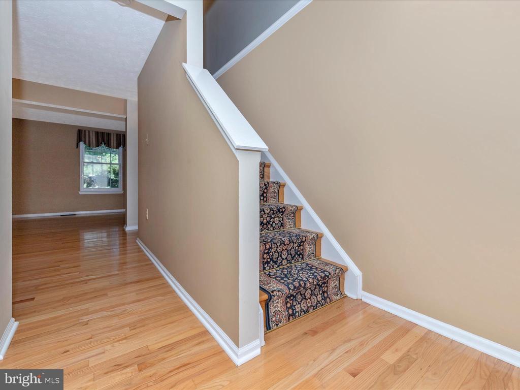 764 CLIFFTOP DRIVE