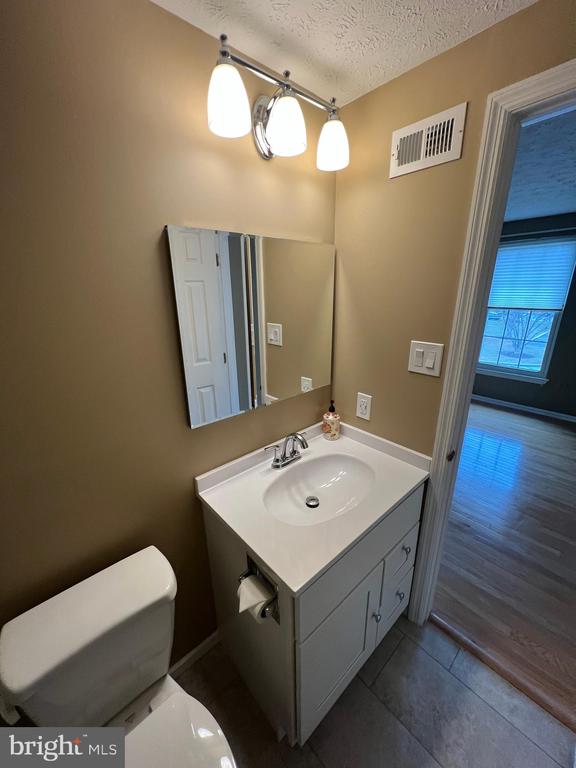 764 CLIFFTOP DRIVE