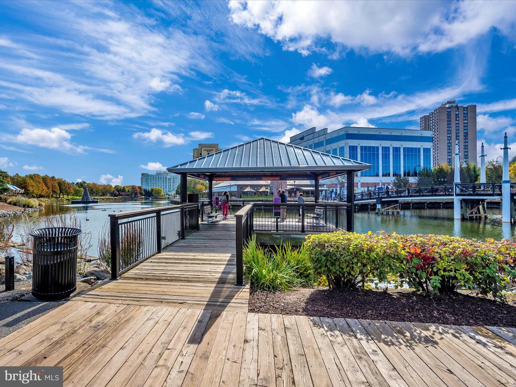 764 CLIFFTOP DRIVE