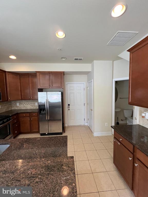 19400 BUCKINGHAM WAY Unit: 19400