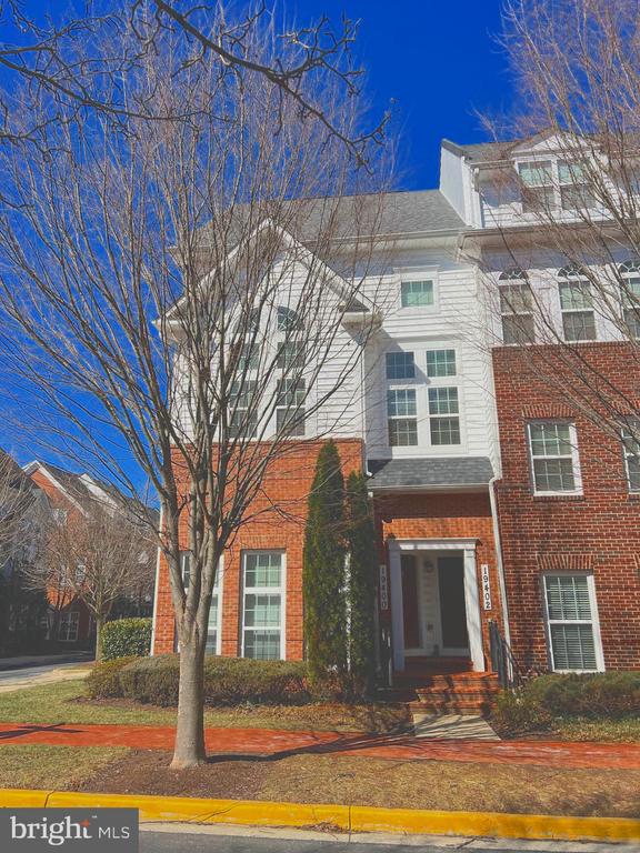 19400 BUCKINGHAM WAY Unit: 19400