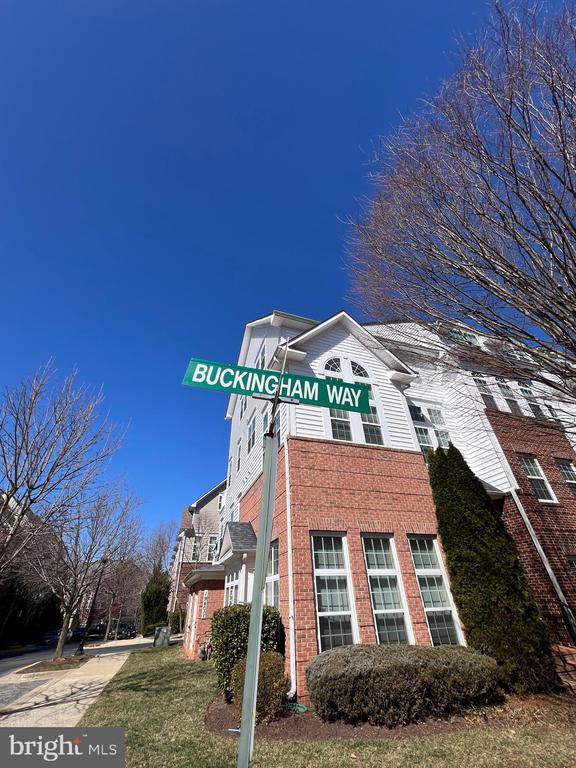 19400 BUCKINGHAM WAY Unit: 19400