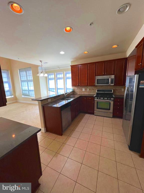 19400 BUCKINGHAM WAY Unit: 19400