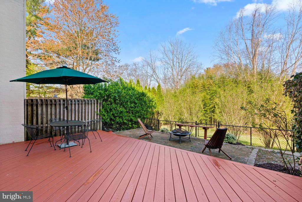 9931 LAKE LANDING ROAD