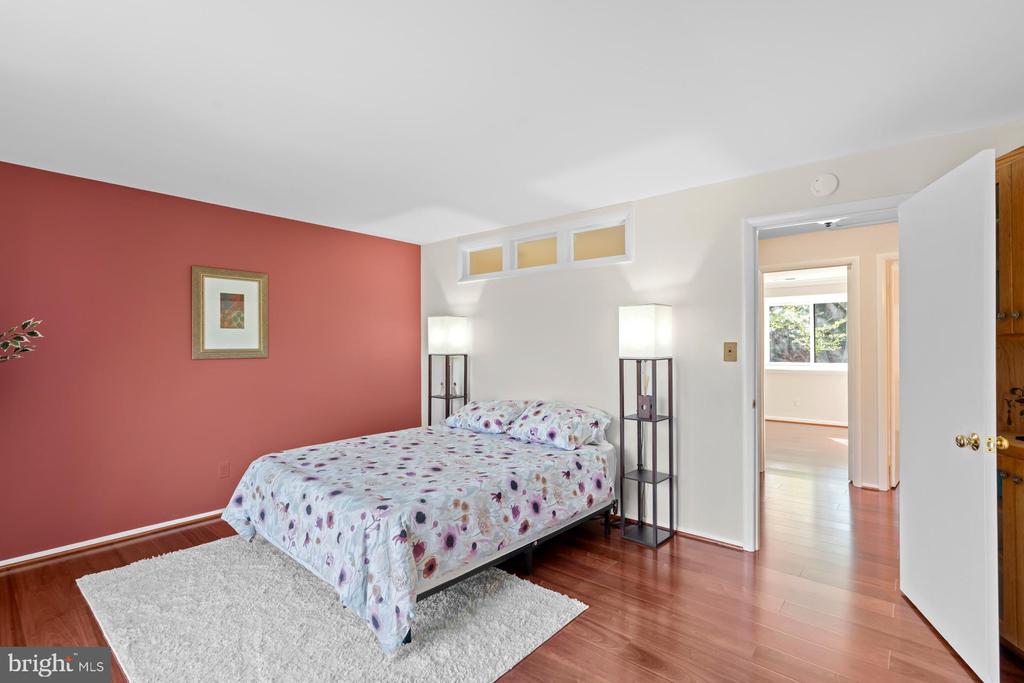 9931 LAKE LANDING ROAD