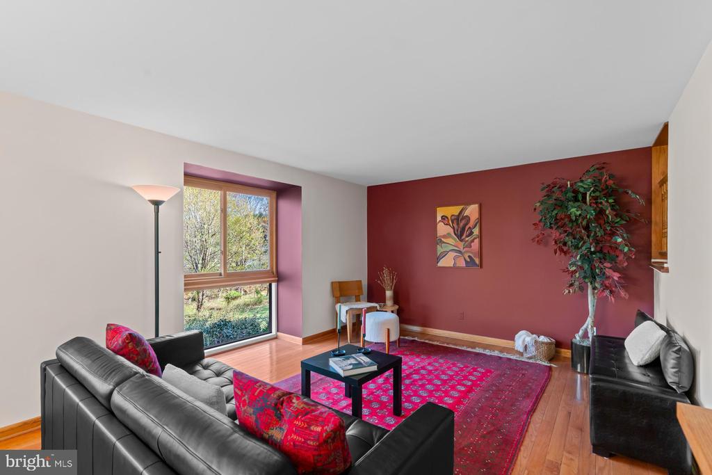 9931 LAKE LANDING ROAD