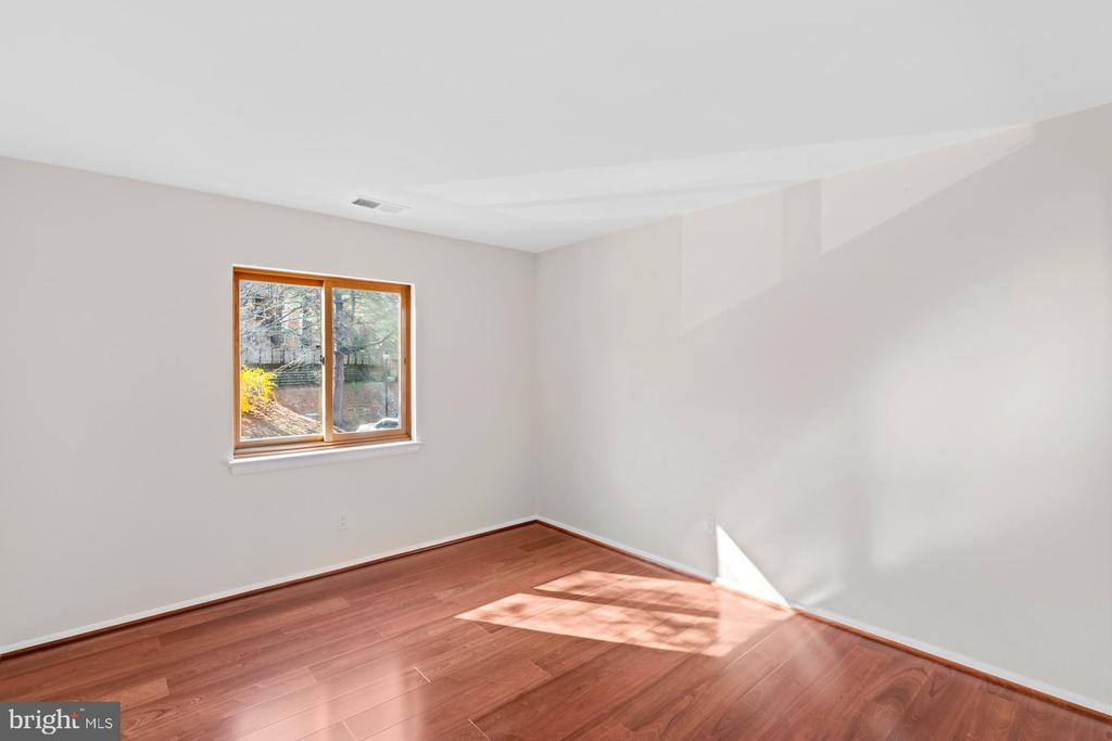 9931 LAKE LANDING ROAD