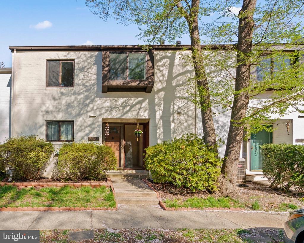 9931 LAKE LANDING ROAD