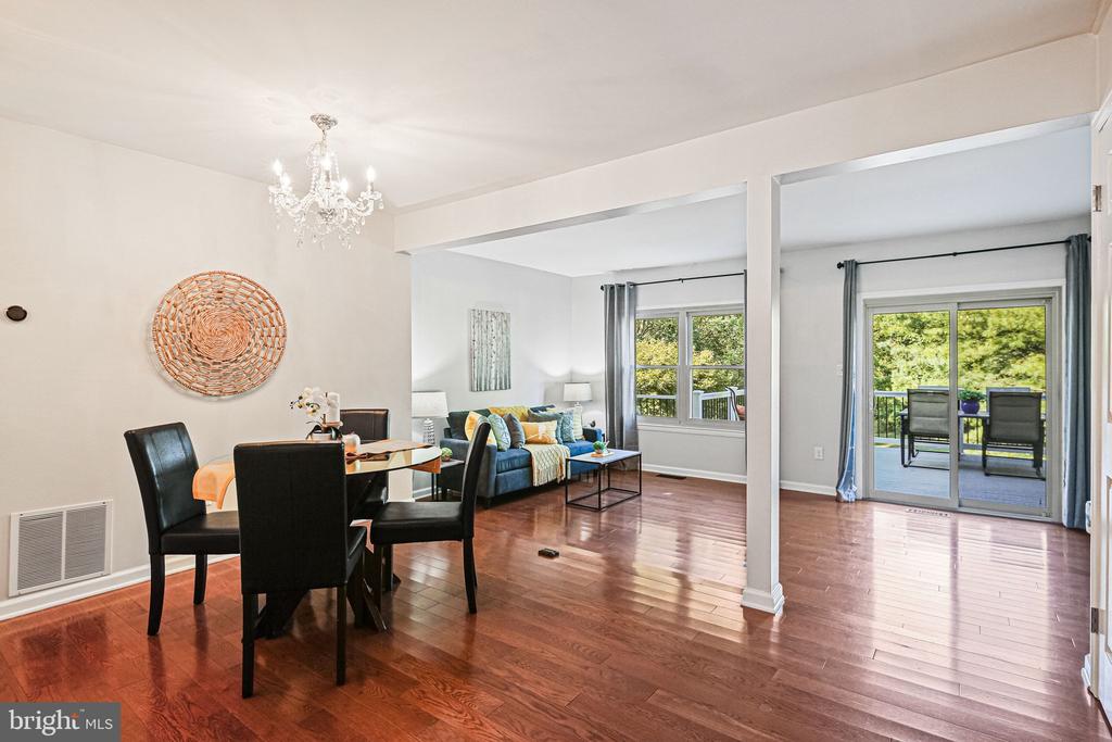 9565 WHITE PILLAR TERRACE