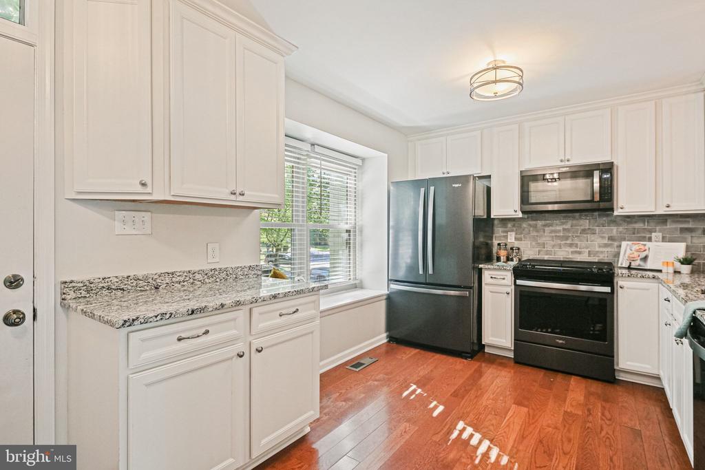 9565 WHITE PILLAR TERRACE