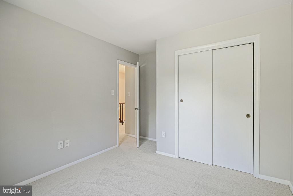 9565 WHITE PILLAR TERRACE