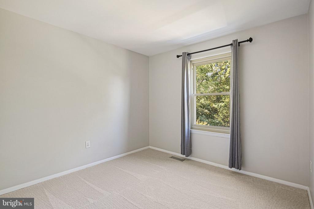 9565 WHITE PILLAR TERRACE