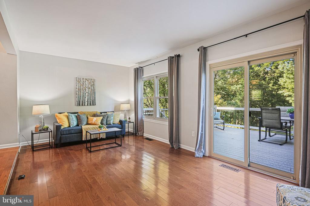 9565 WHITE PILLAR TERRACE